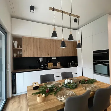 Apartmán Stylish Apartment With Garden And Garage Parking *