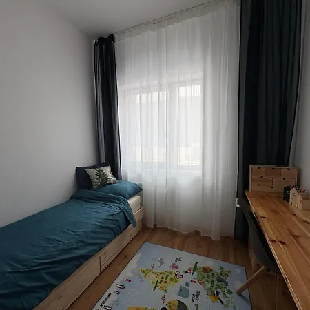 Apartmán Stylish Apartment With Garden And Garage Parking