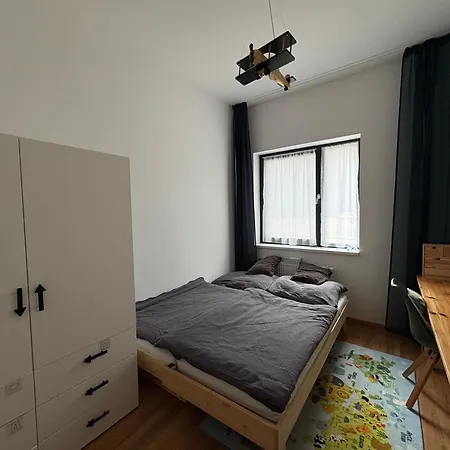 Stylish Apartment With Garden And Garage Parking Apartmán *