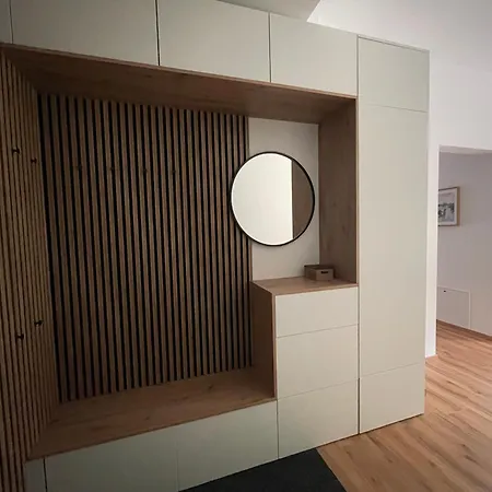 Stylish Apartment With Garden And Garage Parking